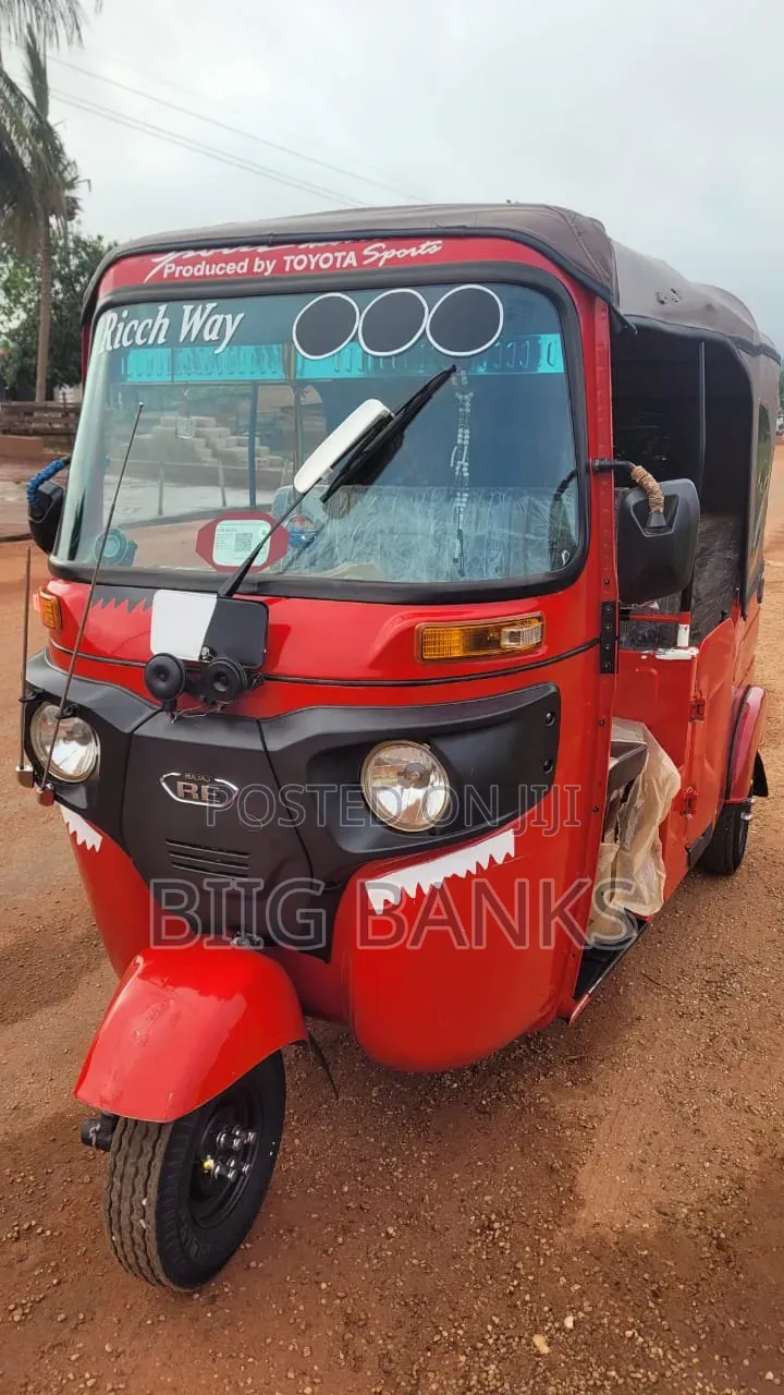 Bajaj RE 2026 Red