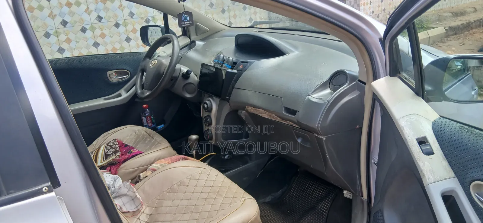 Toyota Vitz 2010