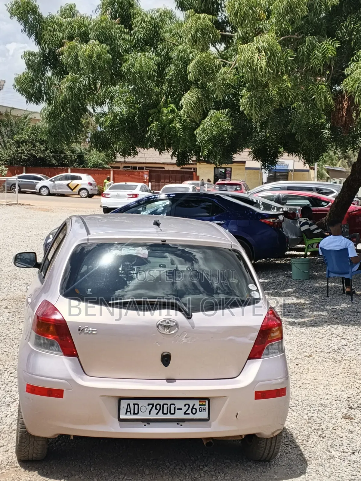 Toyota Vitz 2010 Silver