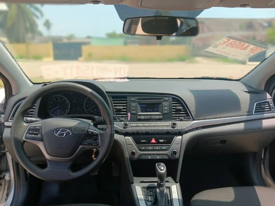 Hyundai Elantra SE 2018 Silver