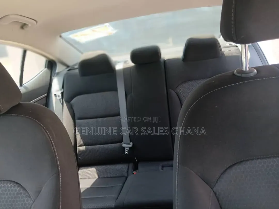 Hyundai Elantra SE 2018 Silver