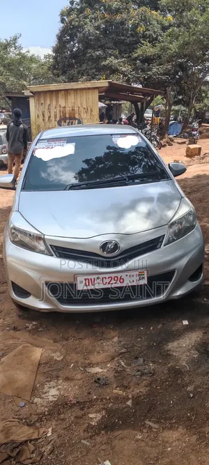 Toyota Vitz 1.3 AWD 5dr 2012 Silver