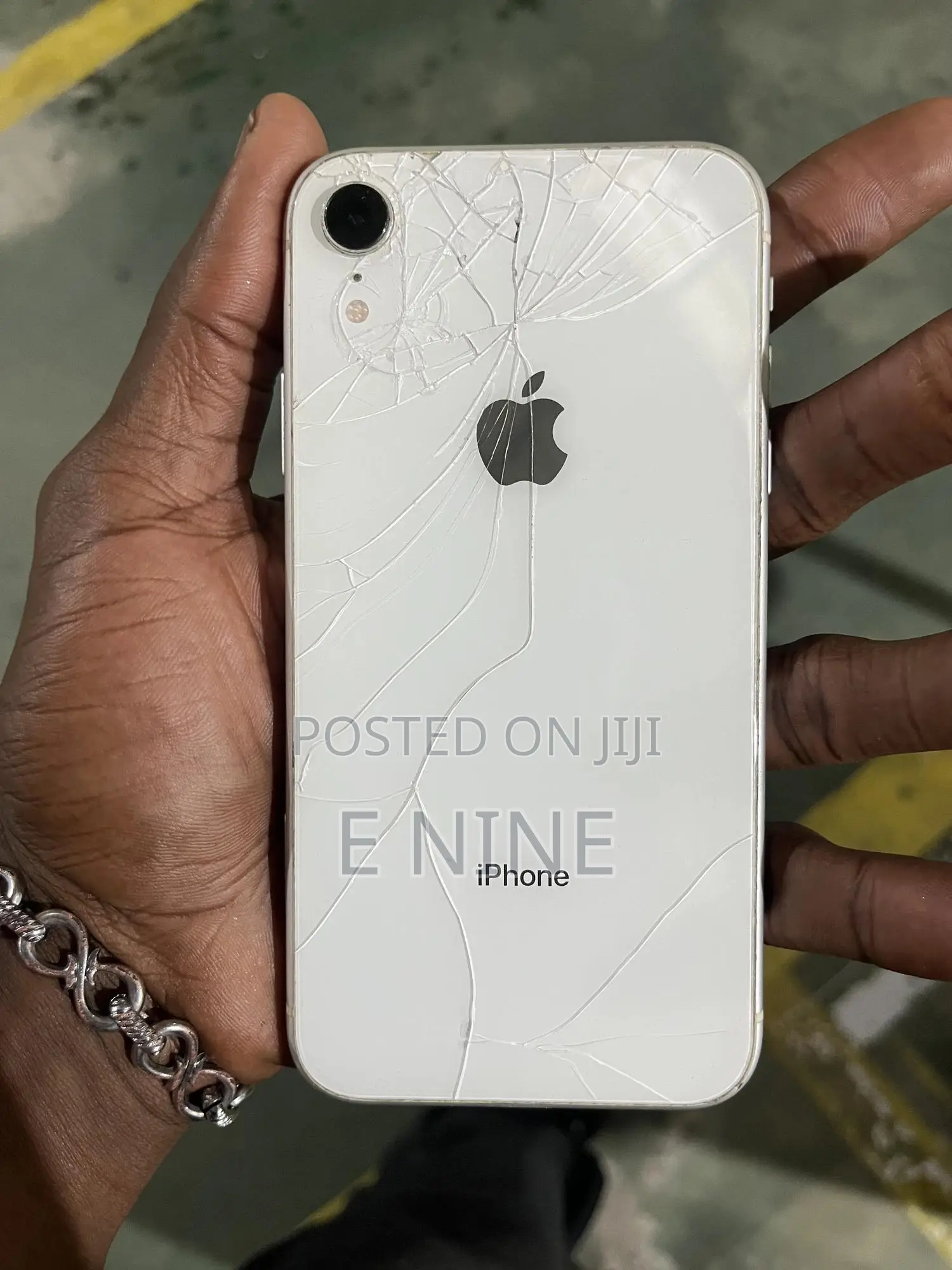Apple iPhone XR 64 GB White