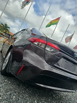 Toyota Corolla SE 2021 Maroon