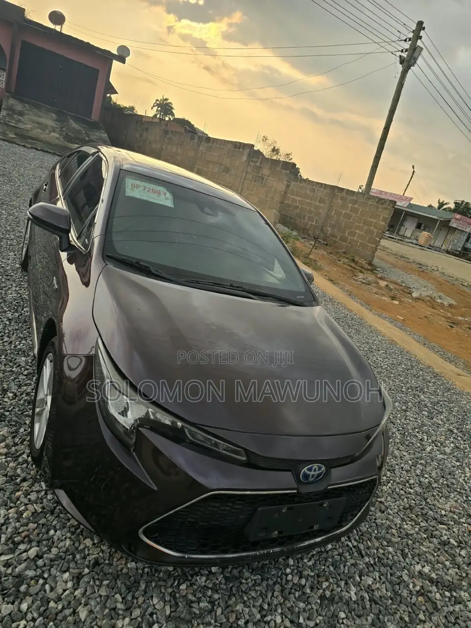 Toyota Corolla SE 2021 Maroon