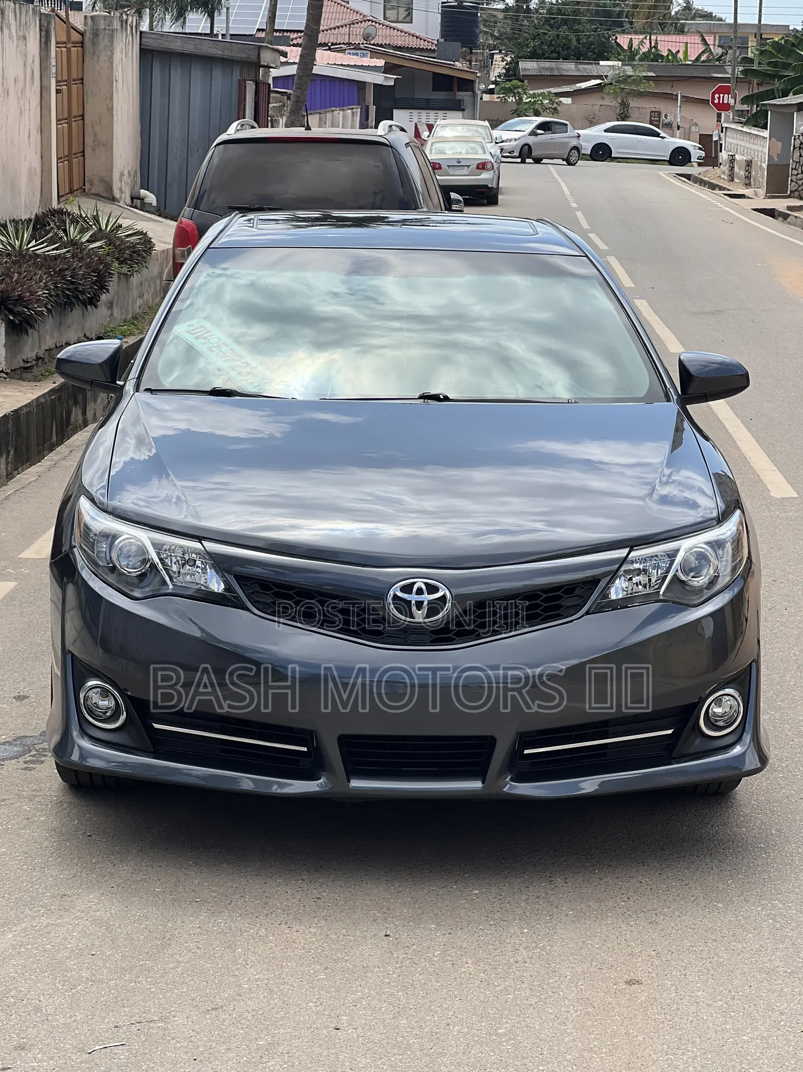 Toyota Camry SE 4dr Sedan (2.5L 4cyl 6A) 2014 Gray
