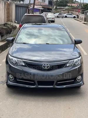 Toyota Camry SE 4dr Sedan (2.5L 4cyl 6A) 2014 Gray