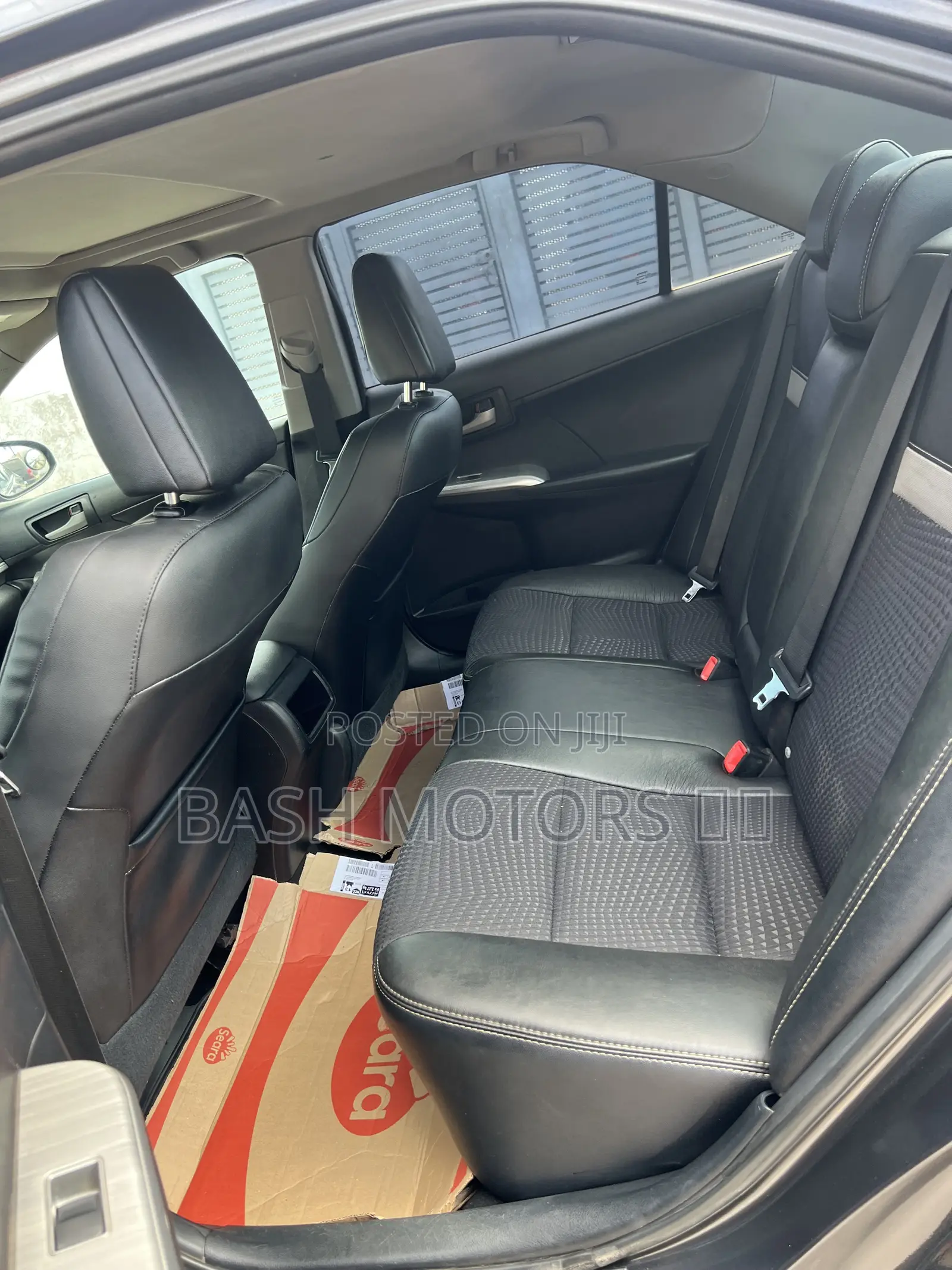 Toyota Camry SE 4dr Sedan (2.5L 4cyl 6A) 2014 Gray