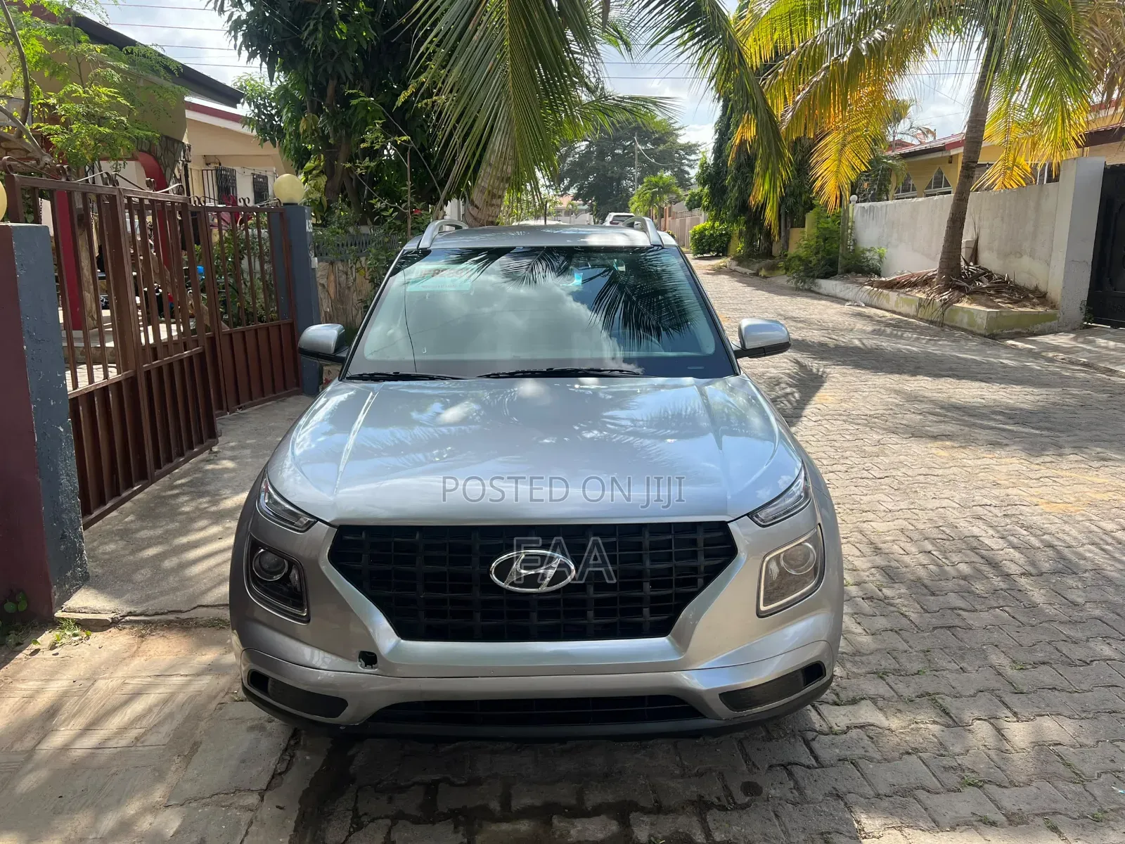 Hyundai Venue 2024 Gray