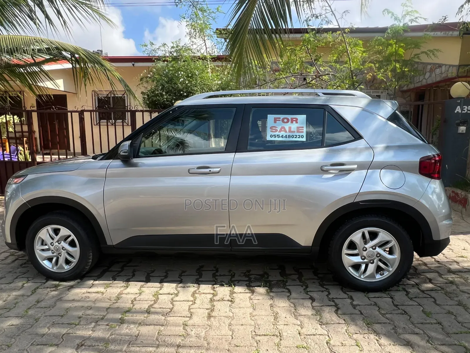 Hyundai Venue 2024 Gray