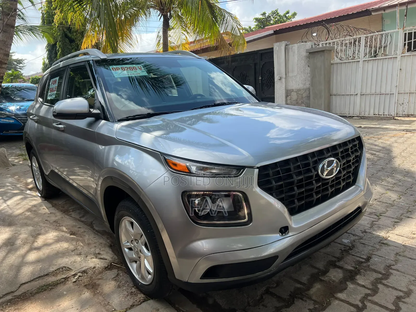 Hyundai Venue 2024 Gray
