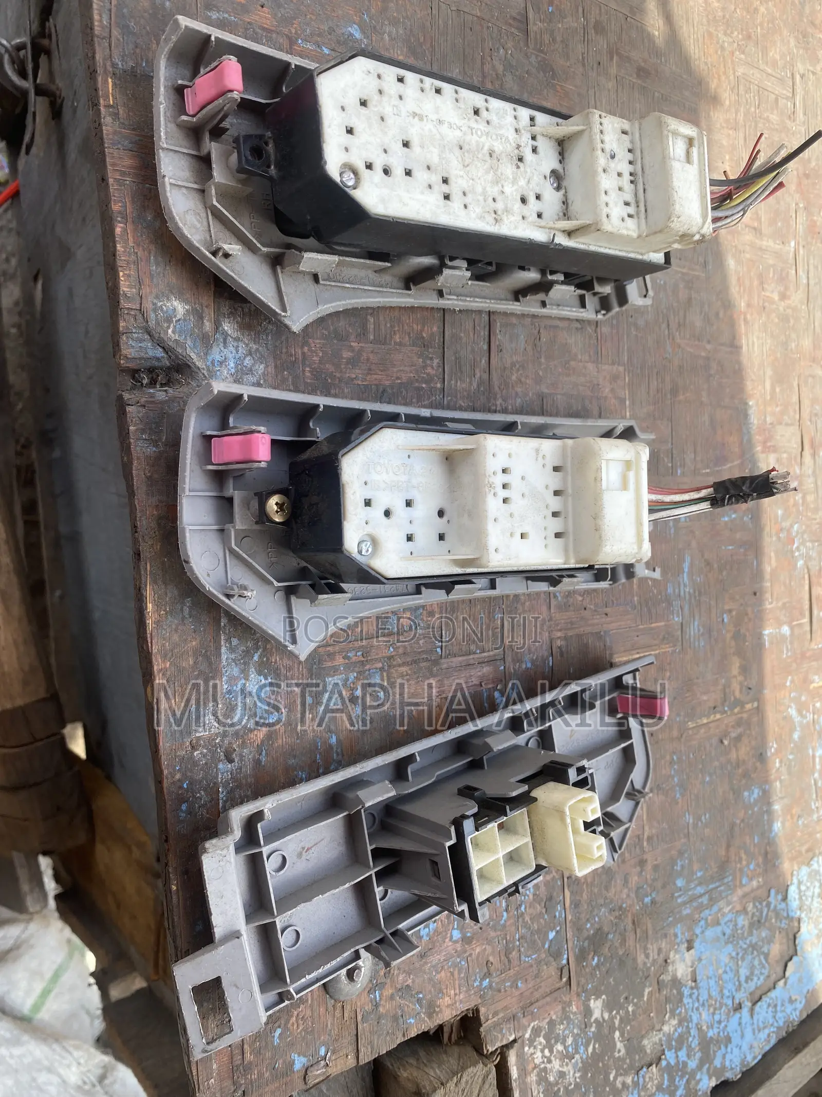 Toyota Vitz Door Switch
