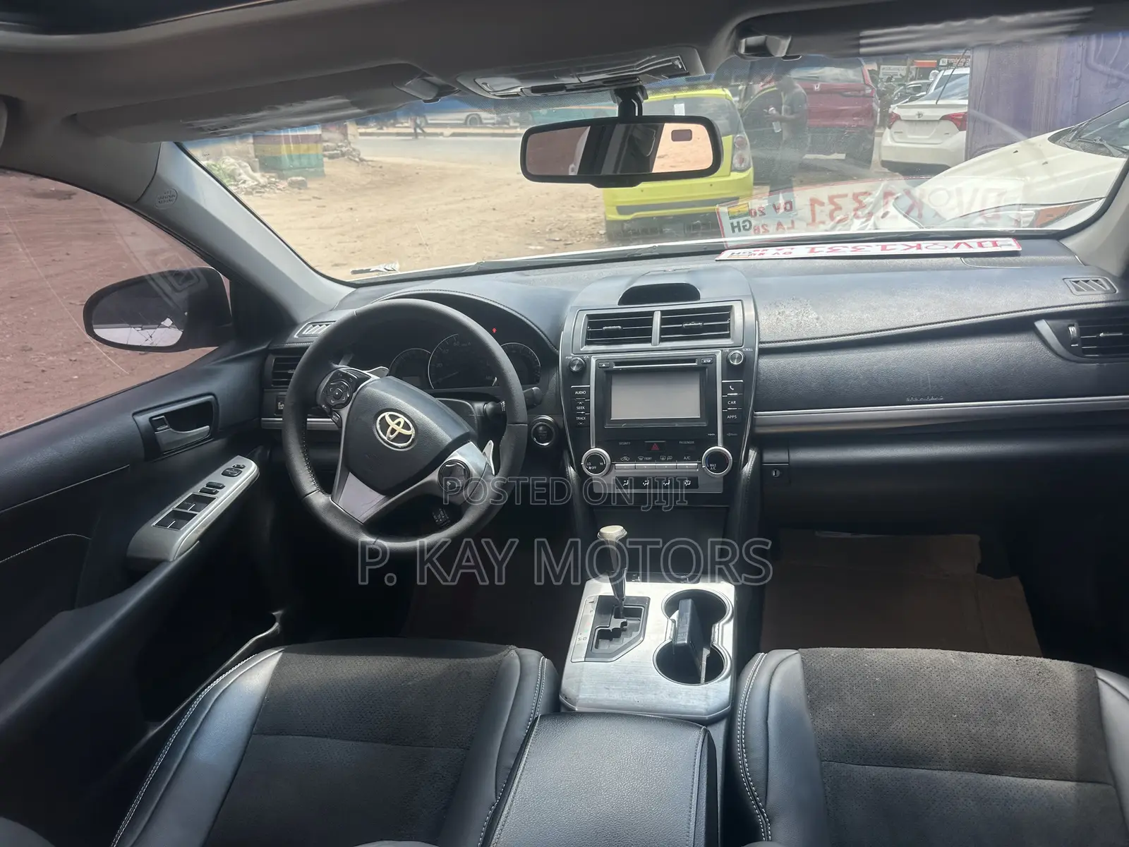 Toyota Camry SE 4dr Sedan (2.5L 4cyl 6A) 2013 White