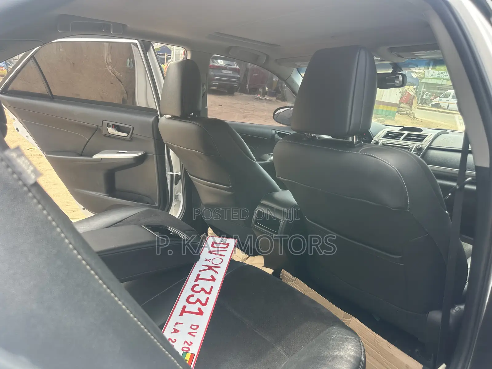 Toyota Camry SE 4dr Sedan (2.5L 4cyl 6A) 2013 White