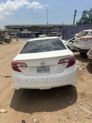 Toyota Camry SE 4dr Sedan (2.5L 4cyl 6A) 2013 White