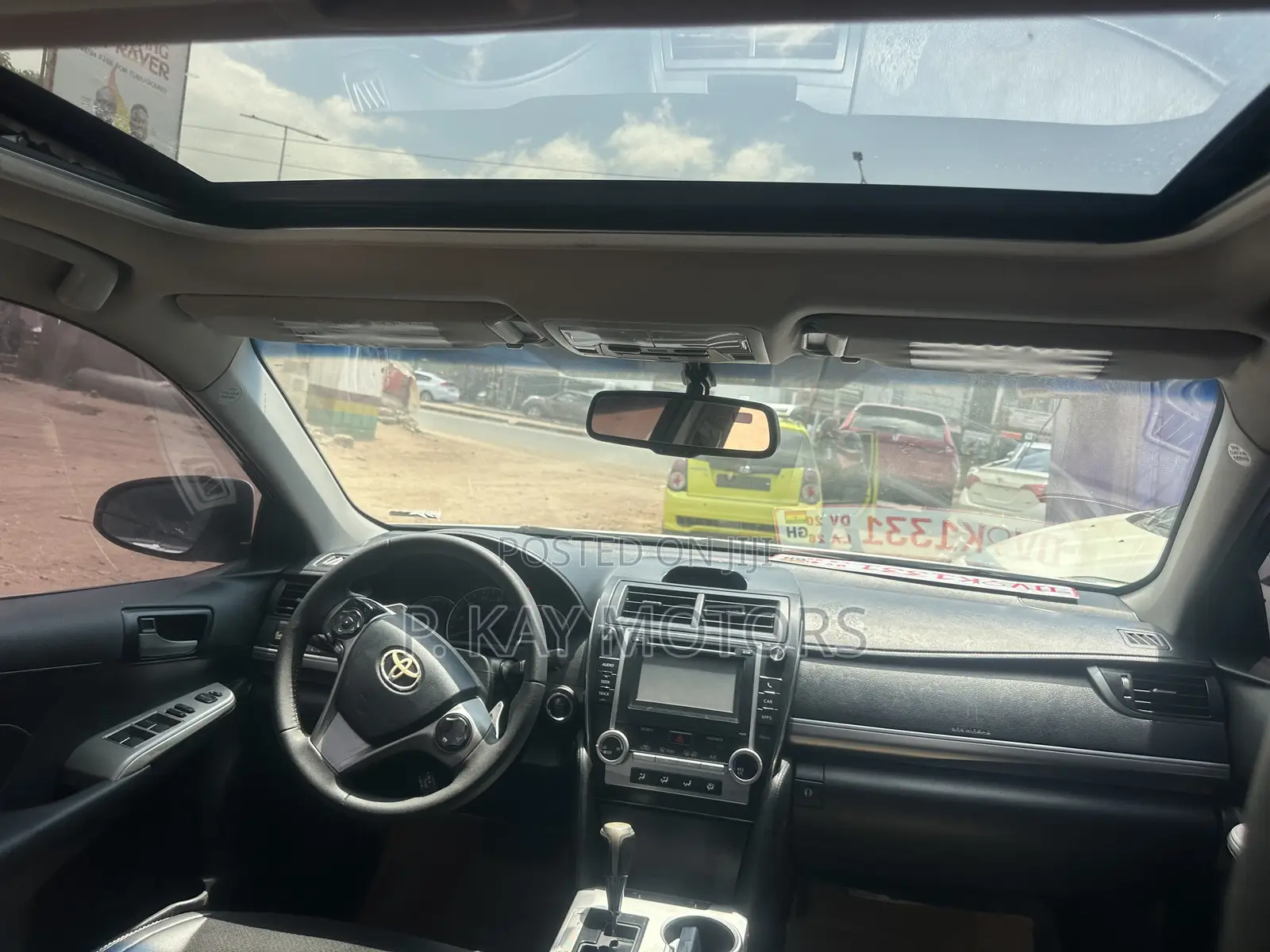 Toyota Camry SE 4dr Sedan (2.5L 4cyl 6A) 2013 White