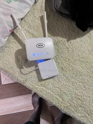 MTN Universal Broadband 4G Router + Backup Battery - White