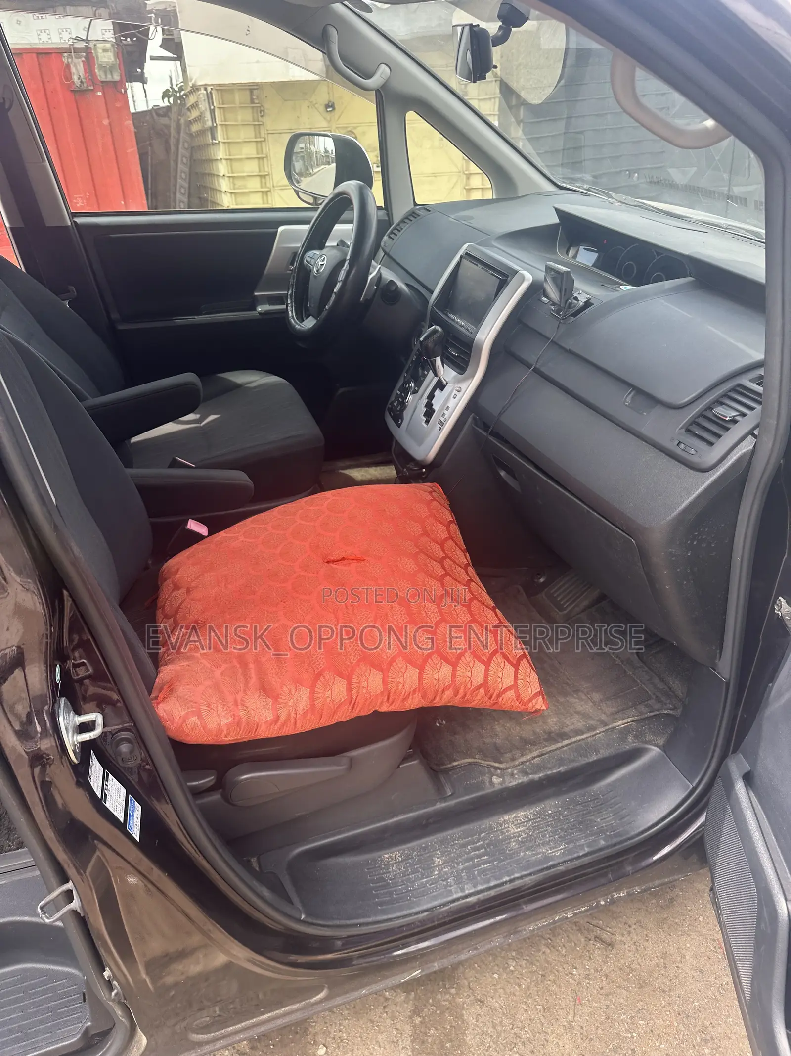 Toyota Voxy ZS G's 2WD 7-Seater 2012 Black