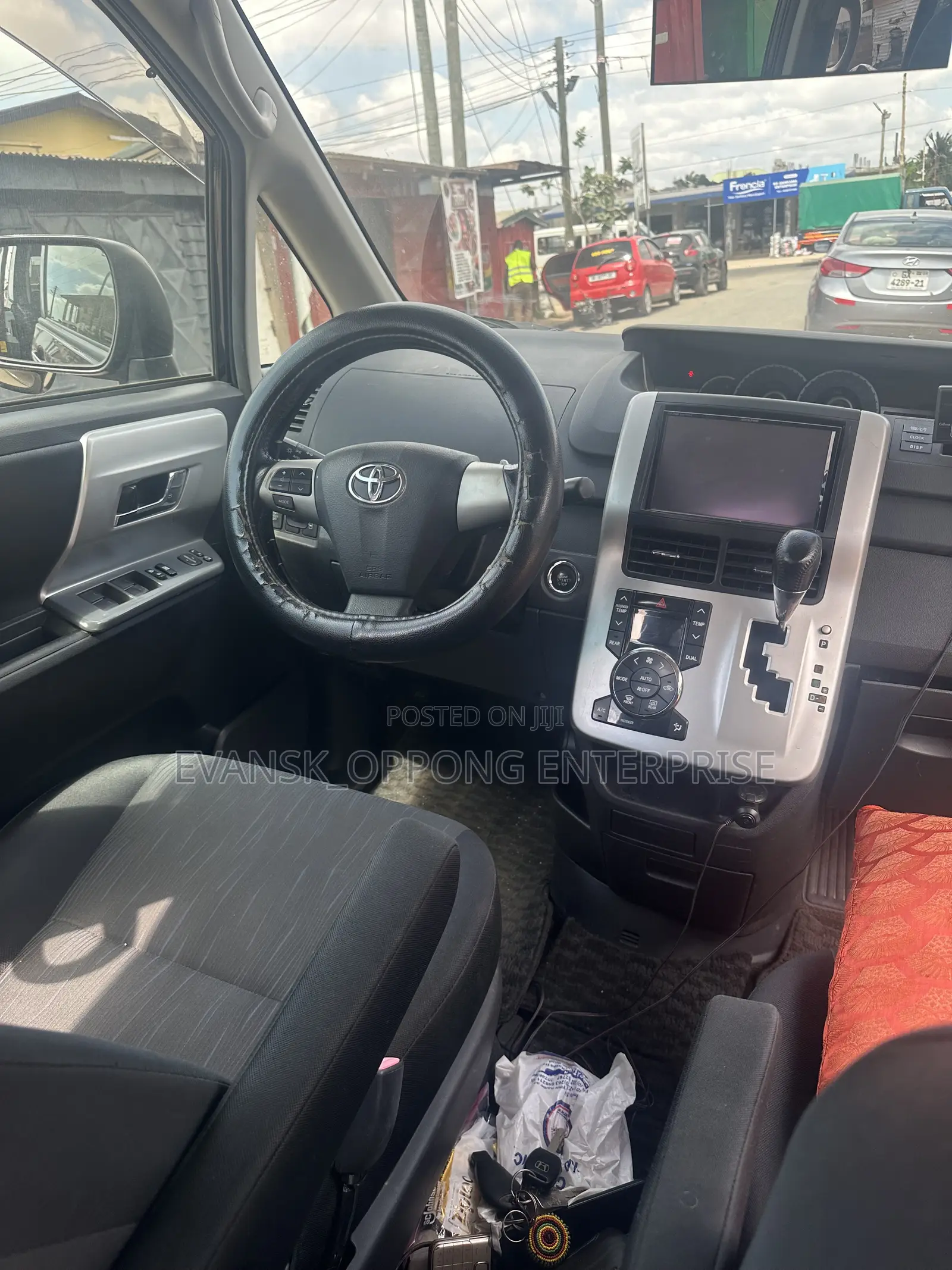 Toyota Voxy ZS G's 2WD 7-Seater 2012 Black