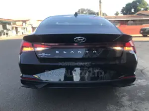 Hyundai Elantra SE 2023 Black