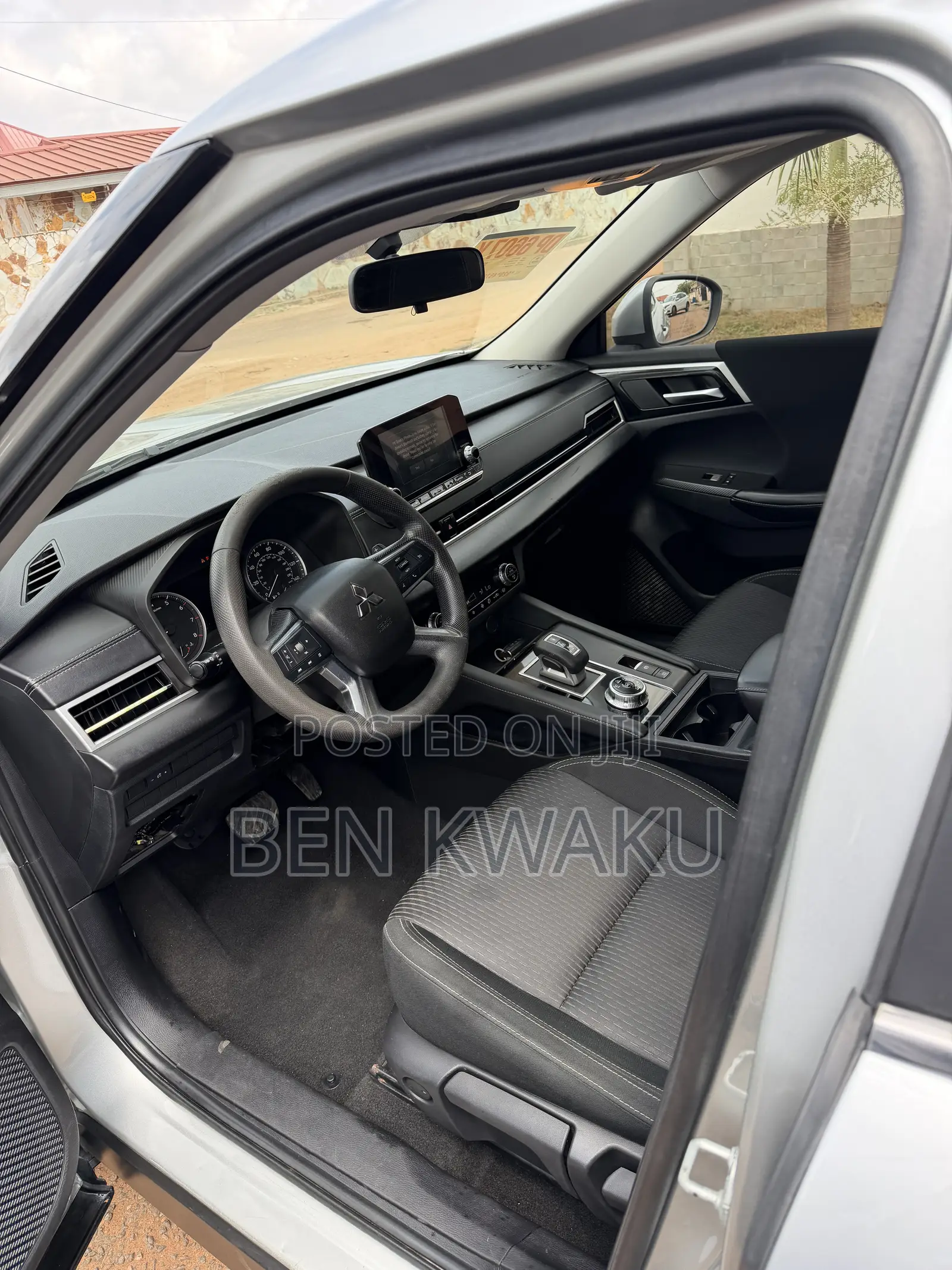Mitsubishi Outlander SE 2022 Silver