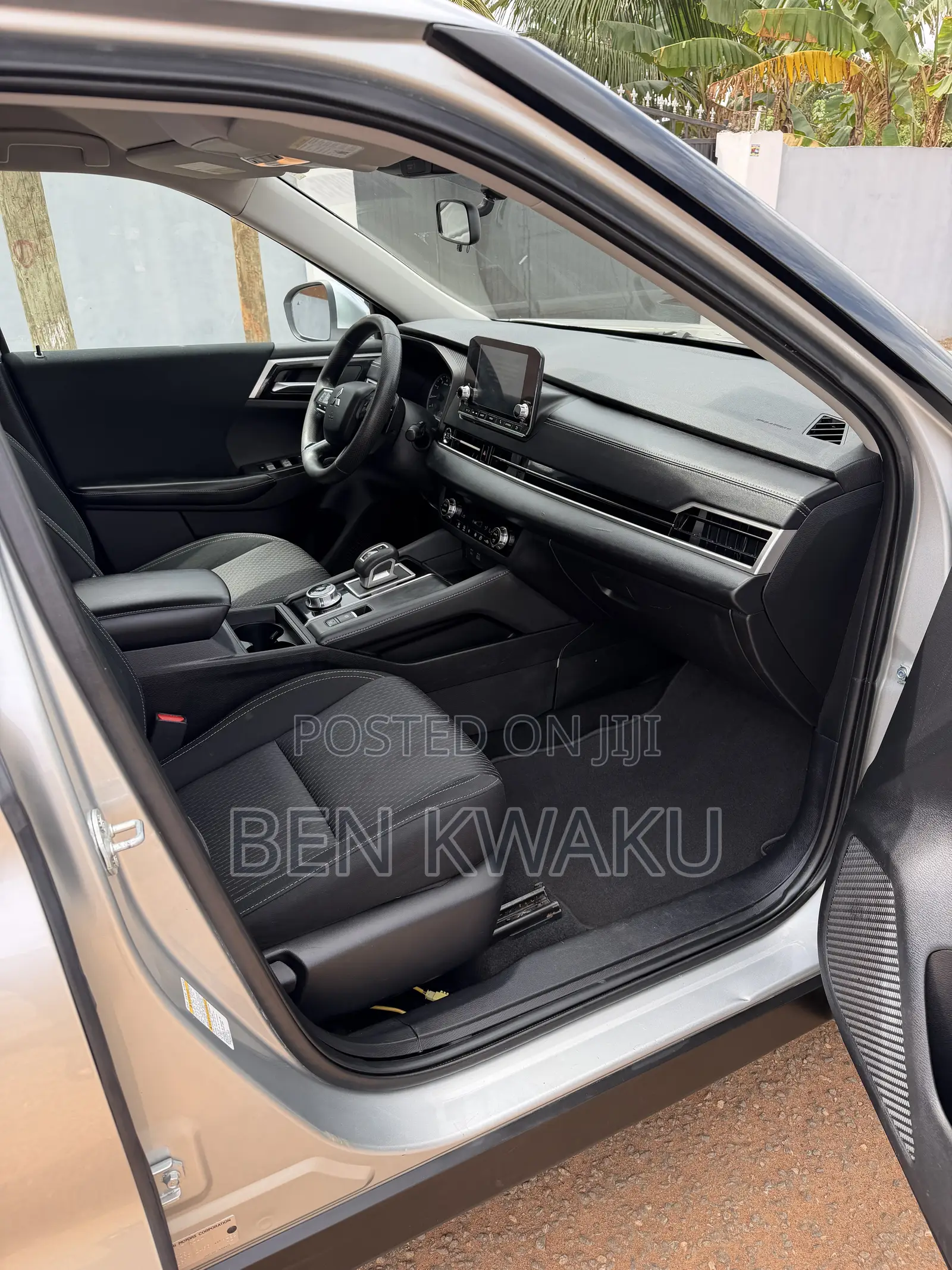 Mitsubishi Outlander SE 2022 Silver