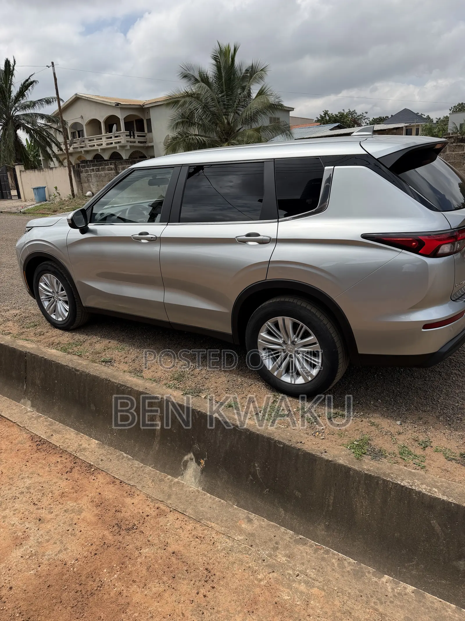 Mitsubishi Outlander SE 2022 Silver