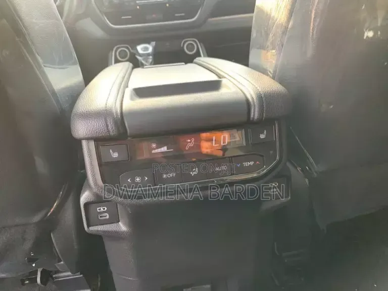 Toyota Highlander 2024 Blue