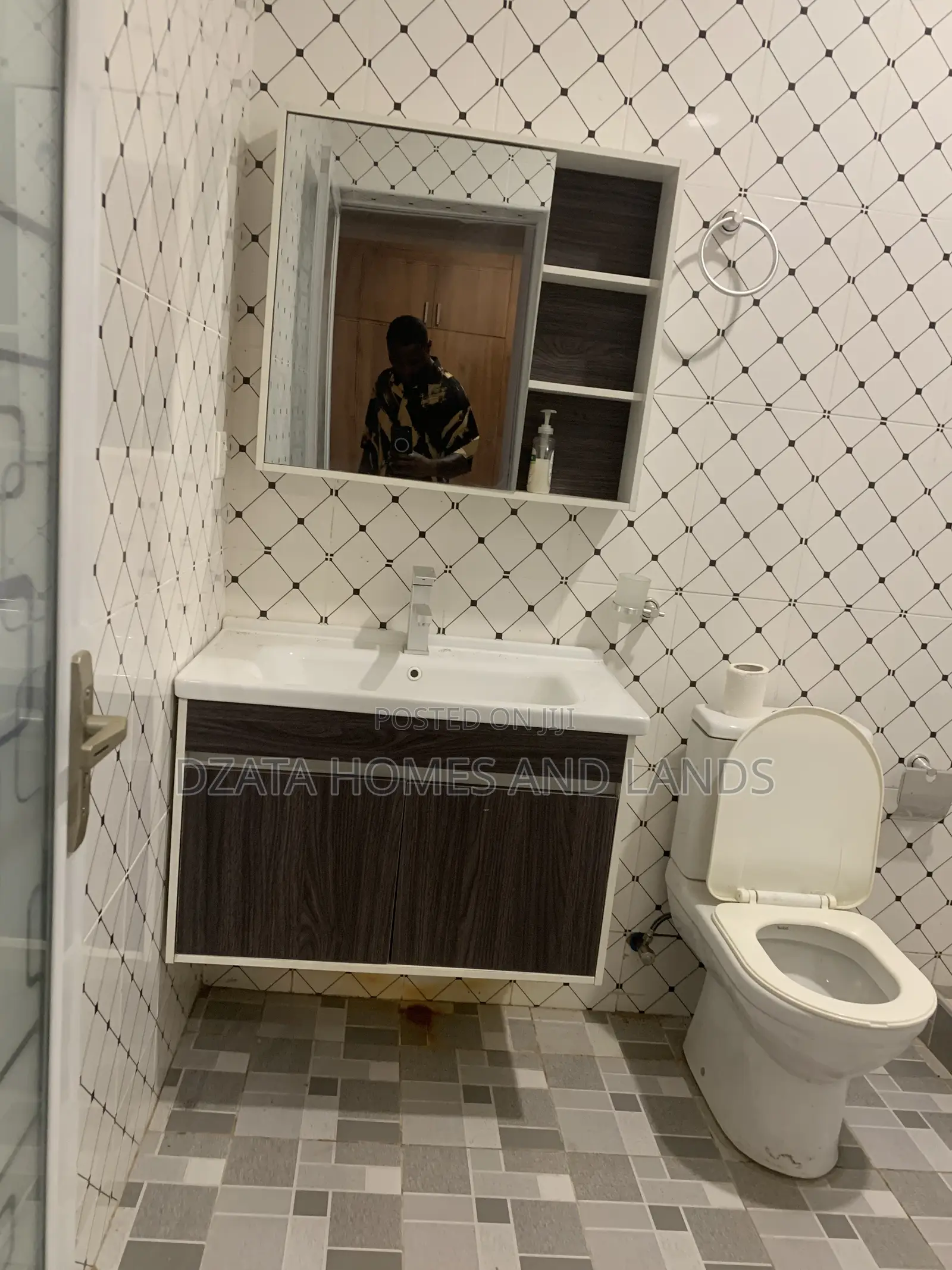 2bdrm House in Coastal, Spintex for rent