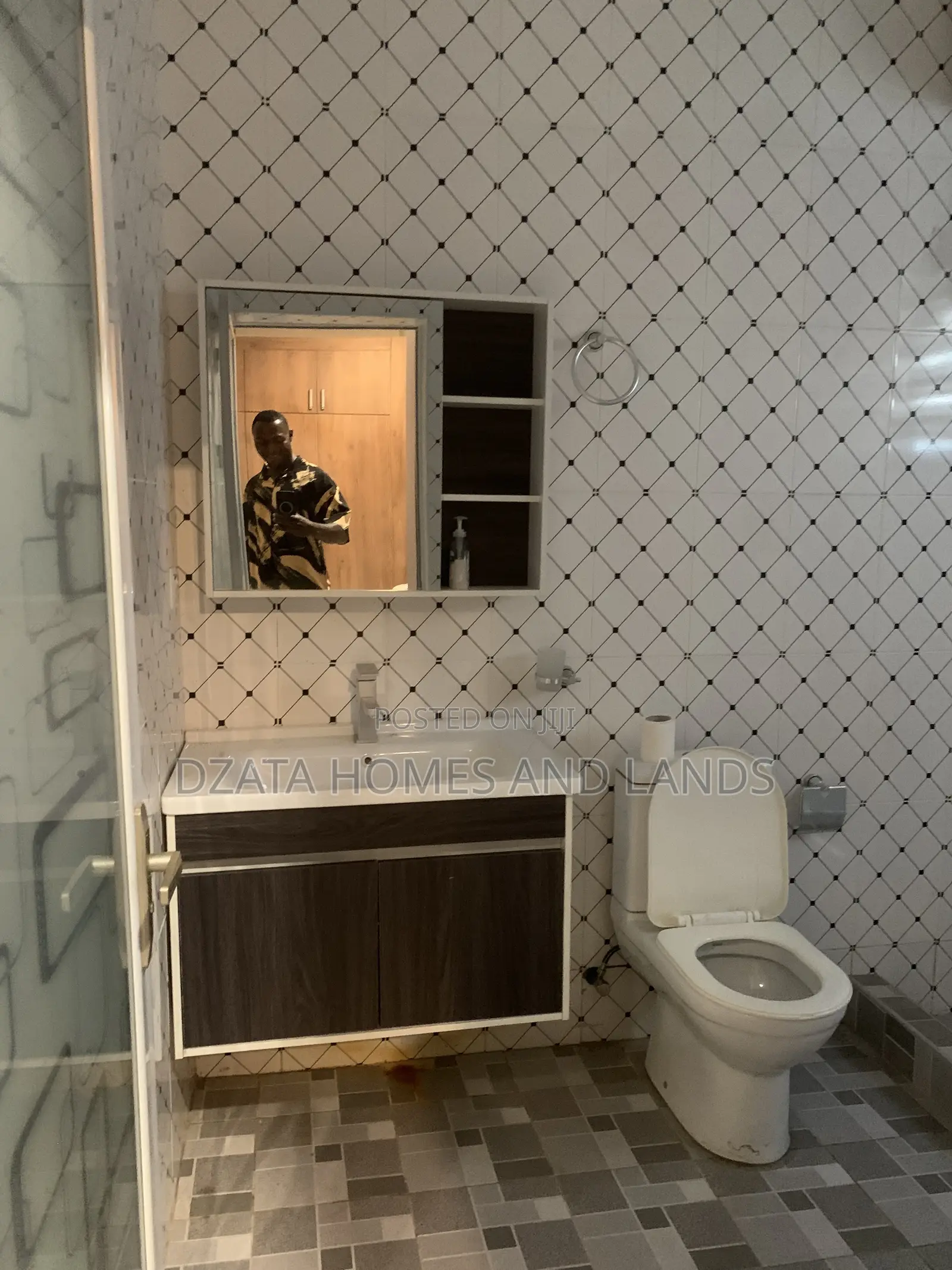 2bdrm House in Coastal, Spintex for rent