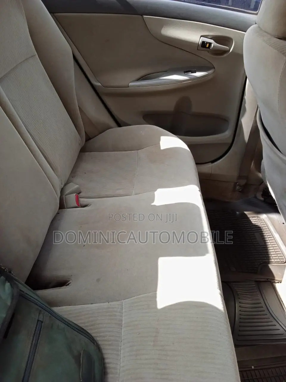 Toyota Corolla LE 4dr Sedan (1.8L 4cyl 4A) 2010 Gold