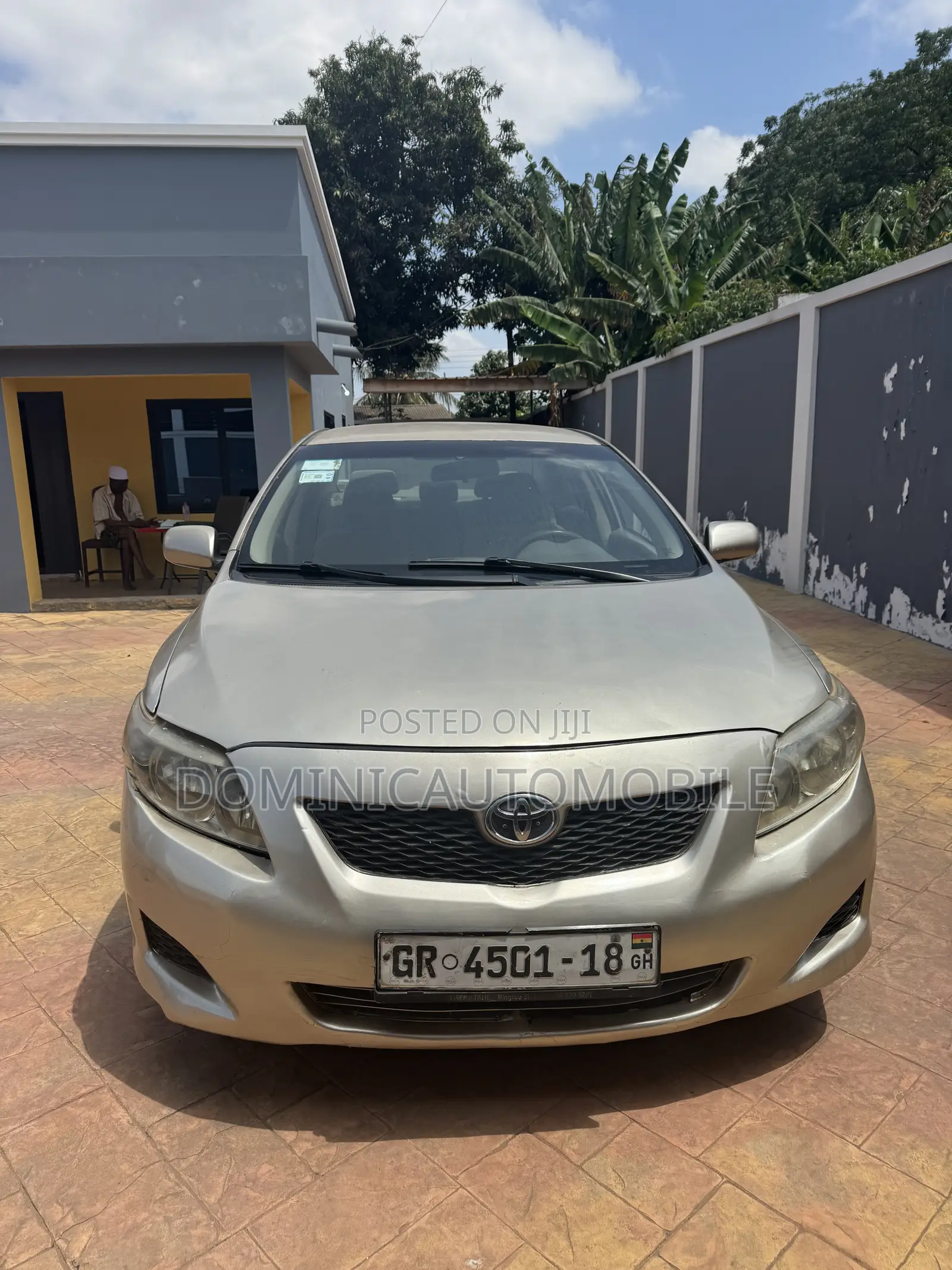 Toyota Corolla LE 4dr Sedan (1.8L 4cyl 4A) 2010 Gold