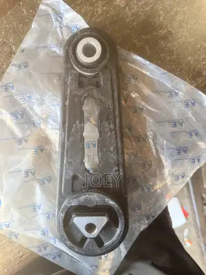 Nissan Rogue 2008-13 Gear Box Seat
