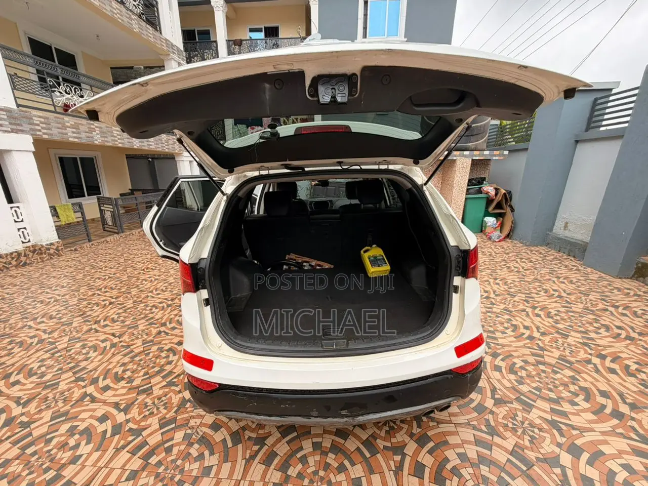 Hyundai Santa Fe 2014 White