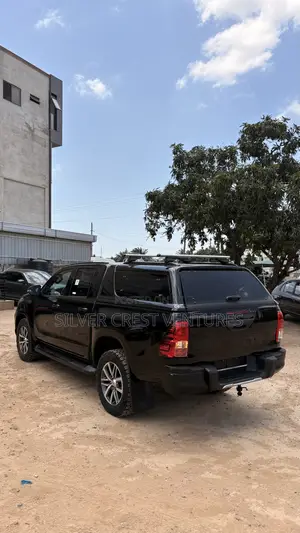 Toyota Hilux 2021 Black