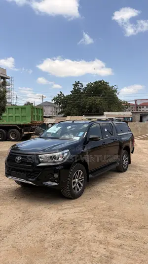 Toyota Hilux 2021 Black