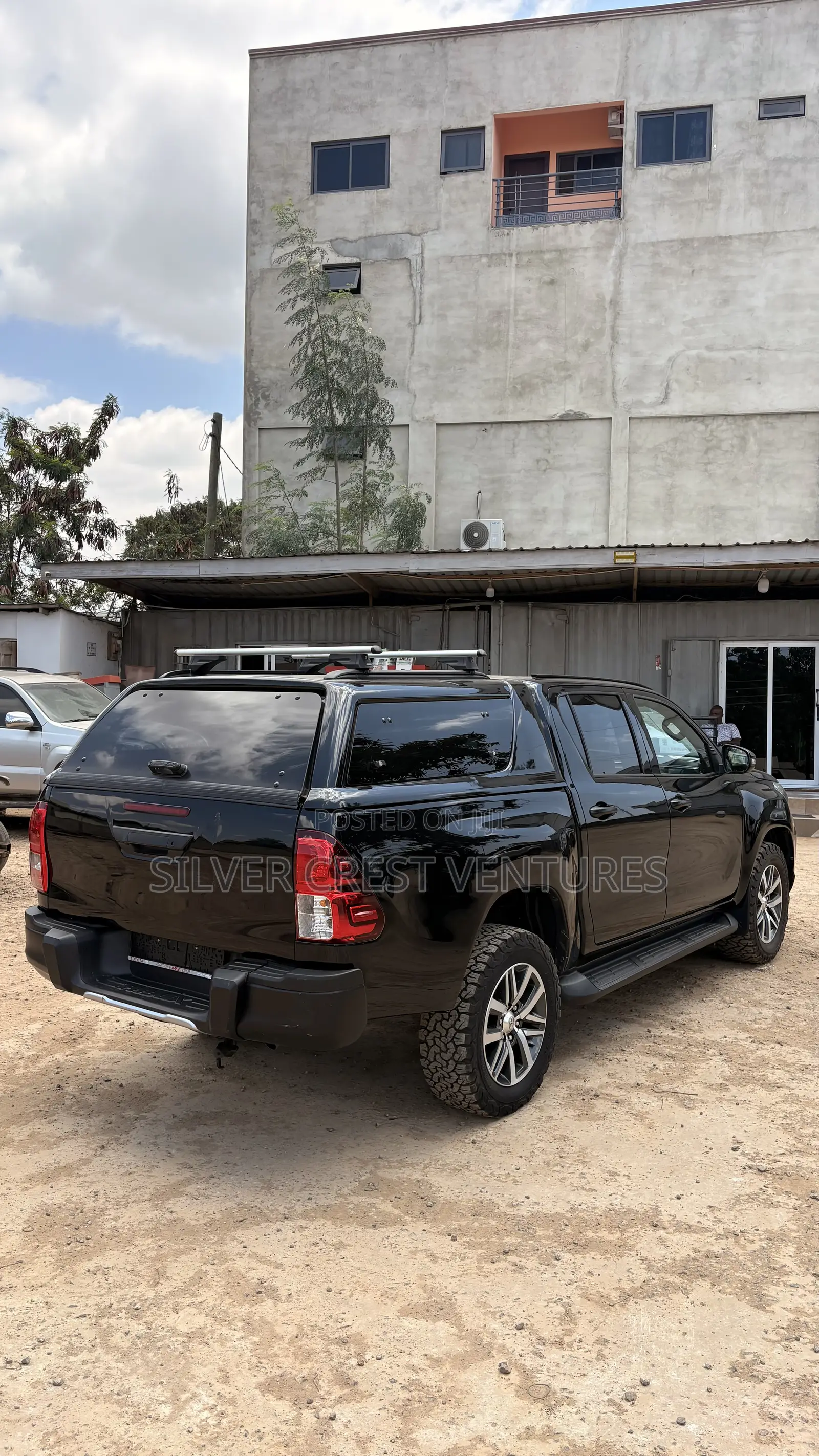 Toyota Hilux 2021 Black