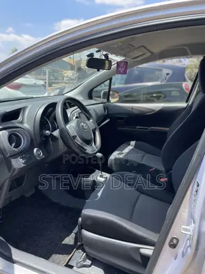 Toyota Vitz 1.3 FWD 5dr 2013 Silver
