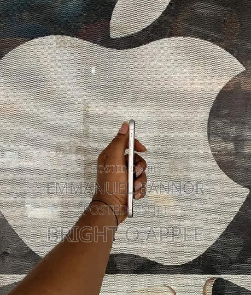 Apple iPhone XR 64 GB White