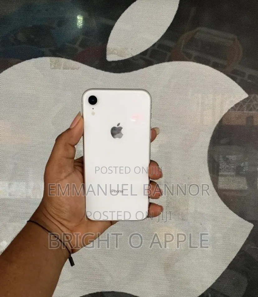 Apple iPhone XR 64 GB White