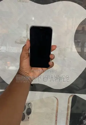 Apple iPhone XR 64 GB White