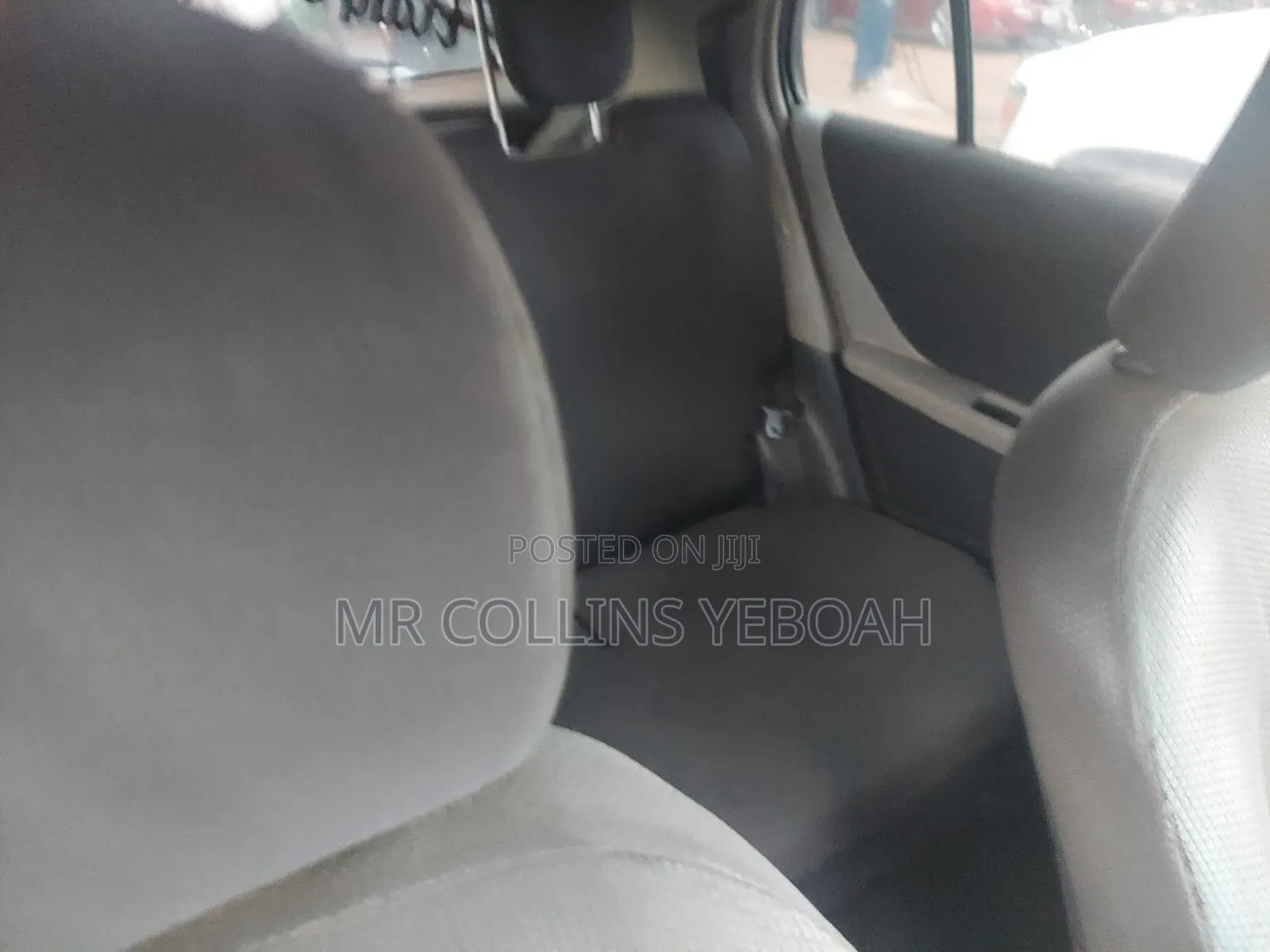 Toyota Vitz 2010 Silver