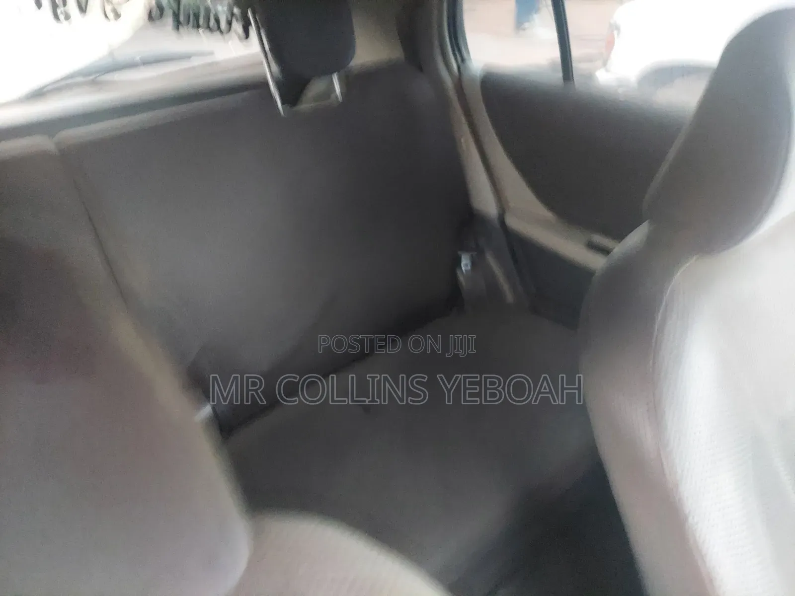Toyota Vitz 2010 Silver