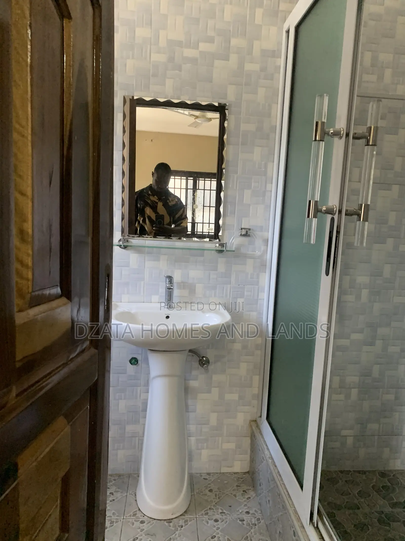 2bdrm Apartment in Junction Mall, Nungua for rent