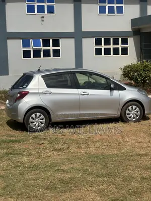 Toyota Vitz 1.3 FWD 5dr 2016 Silver
