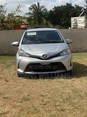 Toyota Vitz 1.3 FWD 5dr 2016 Silver