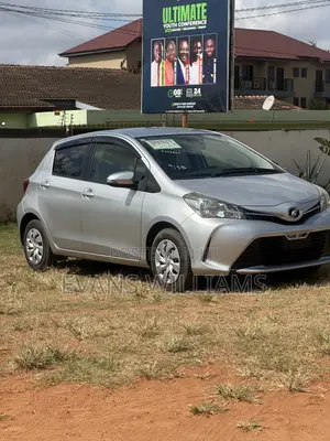 Toyota Vitz 1.3 FWD 5dr 2016 Silver