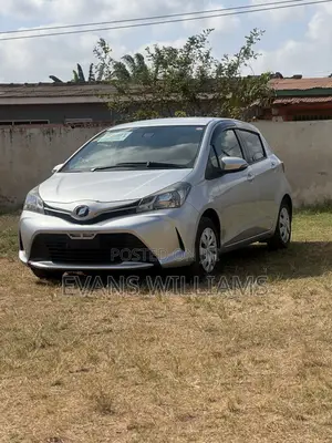 Toyota Vitz 1.3 FWD 5dr 2016 Silver