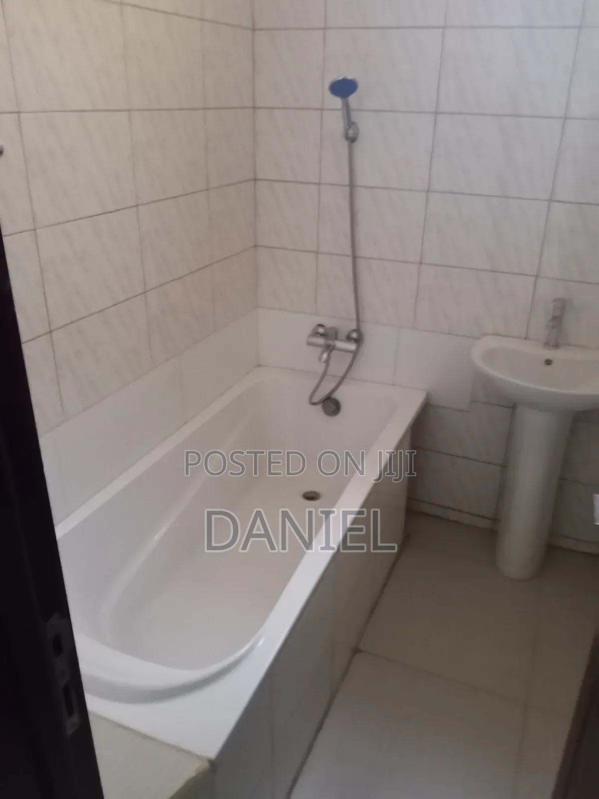 3bdrm House in A2 Danilos Services, Oyibi for rent