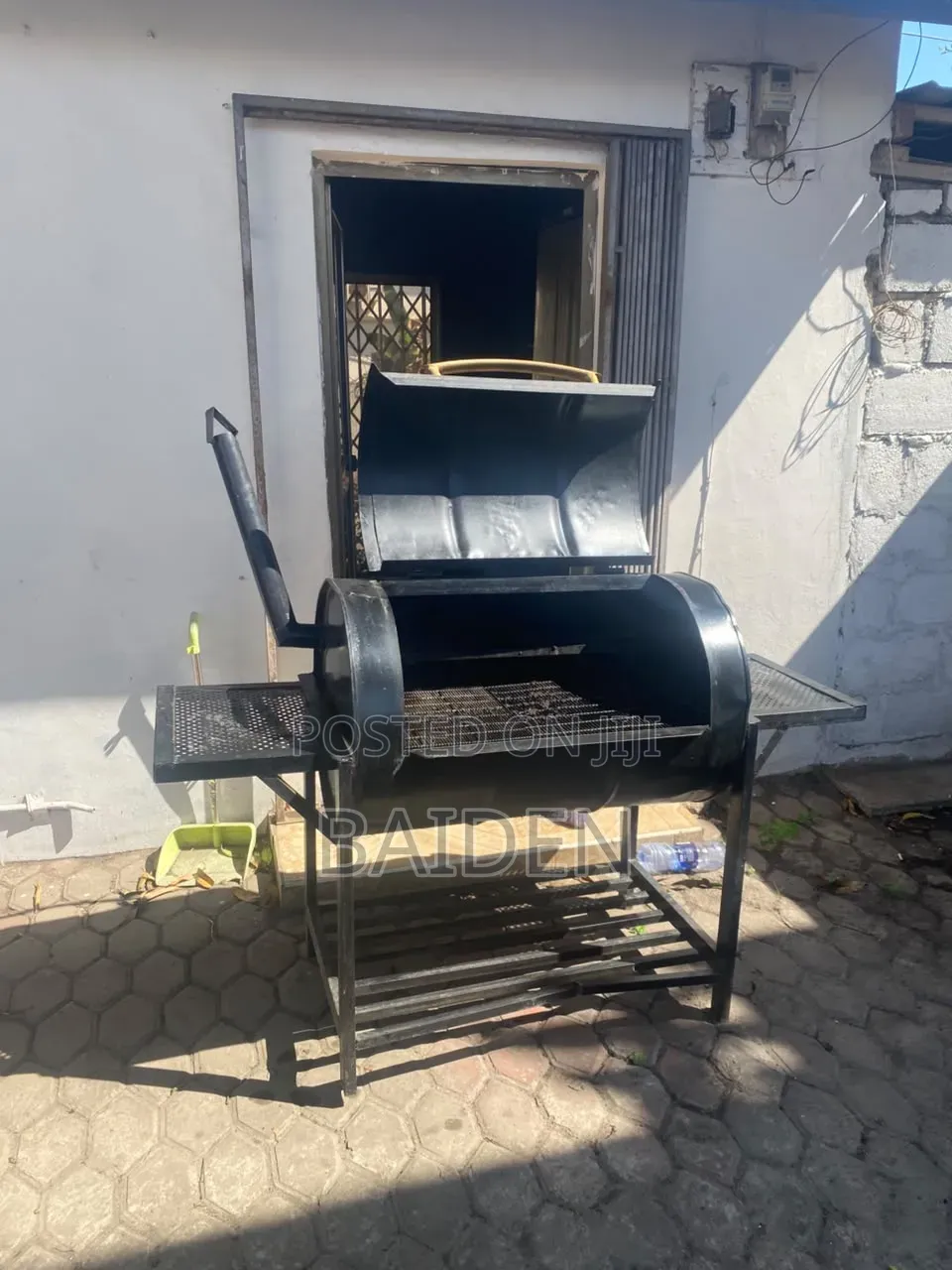 Grill Charcoal Huge Tank